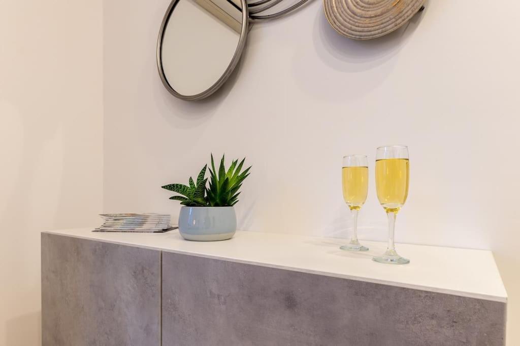 Official 4* Brand New Modern Apartment/Balcony Zagreb Luaran gambar